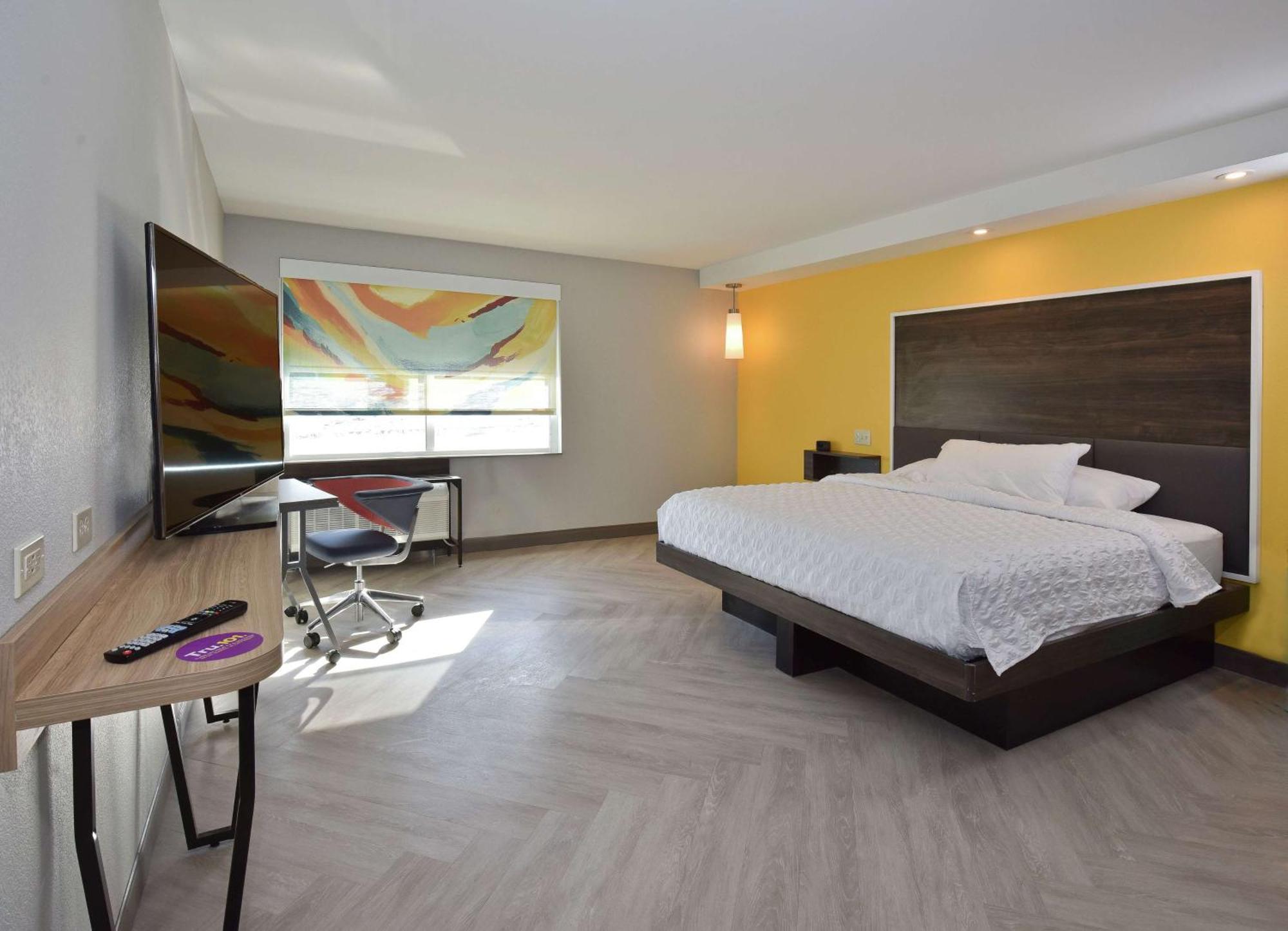 Tru By Hilton Lawrence Hotel Buitenkant foto